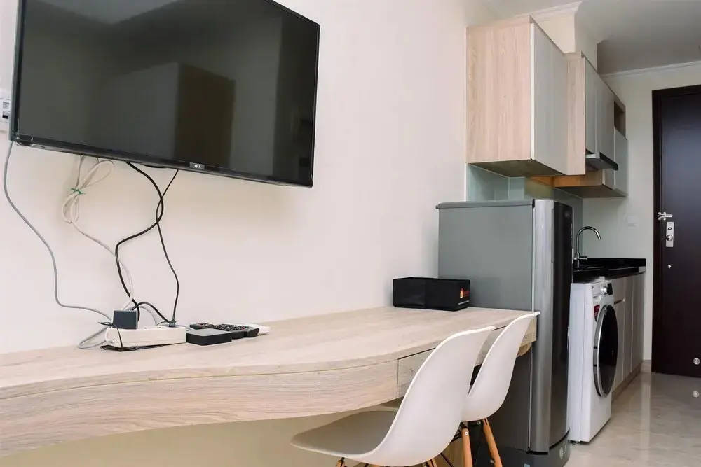Джакарта: Nice and Fancy Studio at Menteng Park Apartment