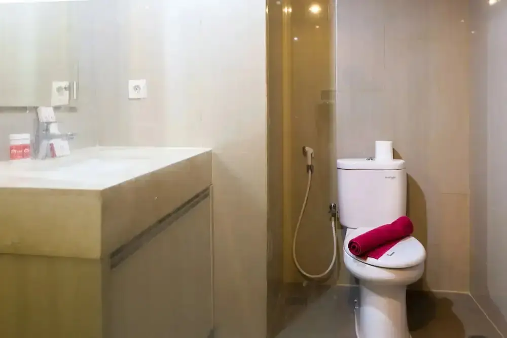Джакарта: Modern Furnished Studio Apartment Near MT Haryono And Cawang