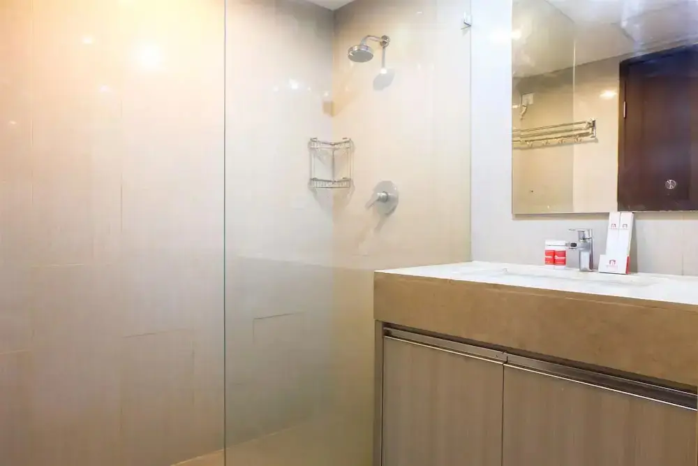 Джакарта: Modern Furnished Studio Apartment Near MT Haryono And Cawang