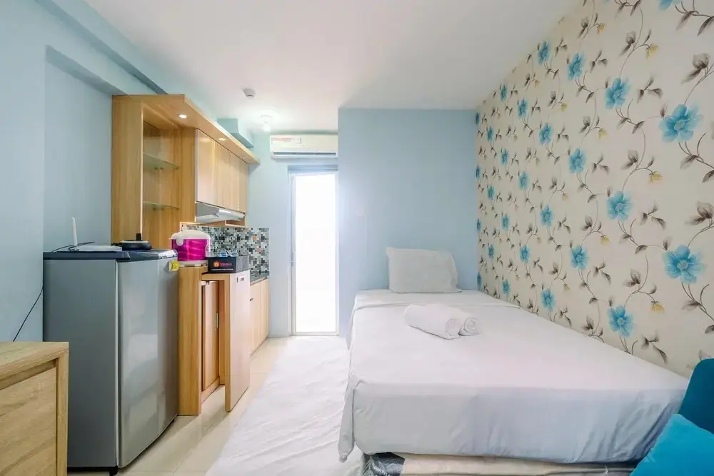 Джакарта: Comfort Studio at Bassura City Apartment