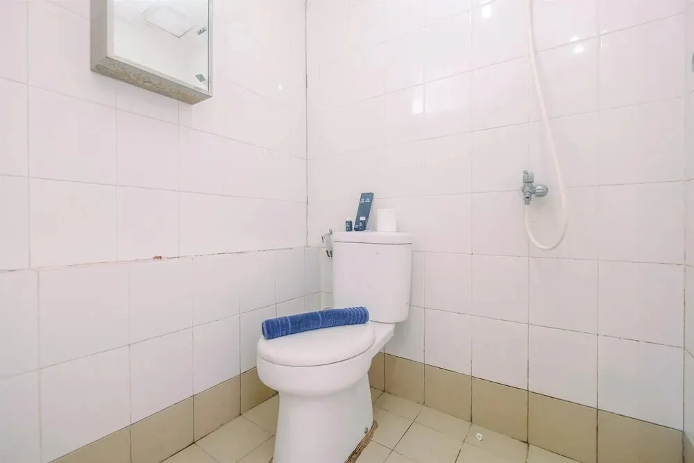 Джакарта: Comfort Studio at Bassura City Apartment