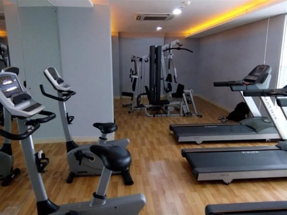 Джакарта: Comfort Studio at Bassura City Apartment