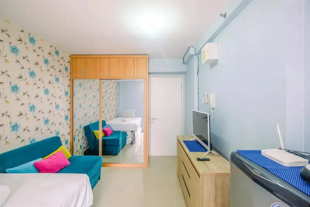 Джакарта: Comfort Studio at Bassura City Apartment