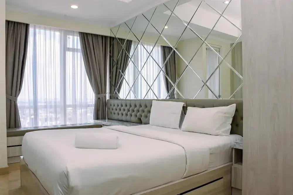 Strategic and Minimalist Studio at Menteng Park Apartment — фото 1