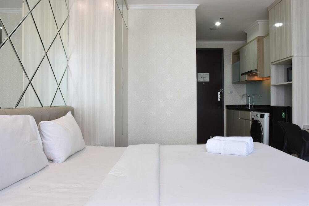 Джакарта: Strategic and Minimalist Studio at Menteng Park Apartment
