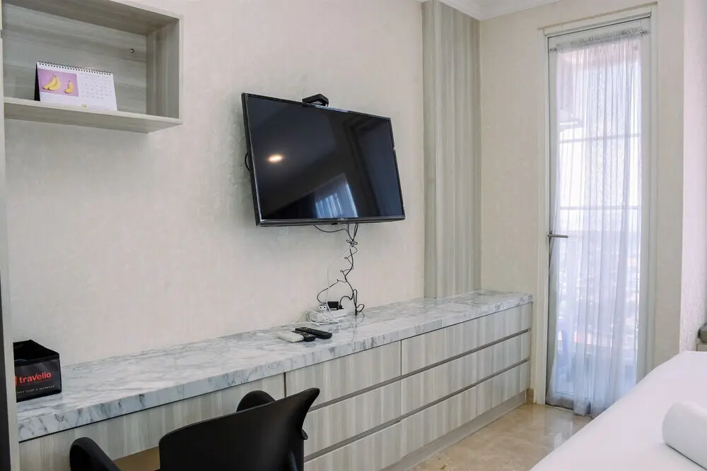 Джакарта: Strategic and Minimalist Studio at Menteng Park Apartment