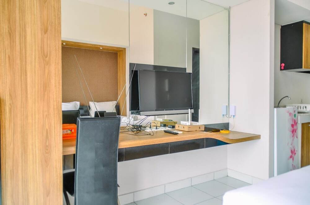 Legok: Compact and Modern Studio Room at Casa De Parco Apartment