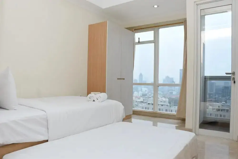 Джакарта: Stunning and Comfy Studio at Menteng Park Apartment