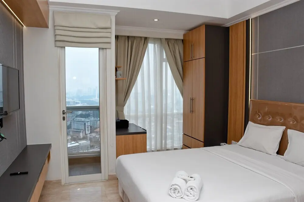 Джакарта: Cozy Living Studio At Menteng Park Apartment