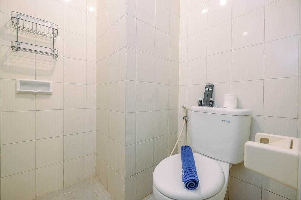 Джакарта: Simply Clean And Spacious Studio Signature Park Grande Apartment