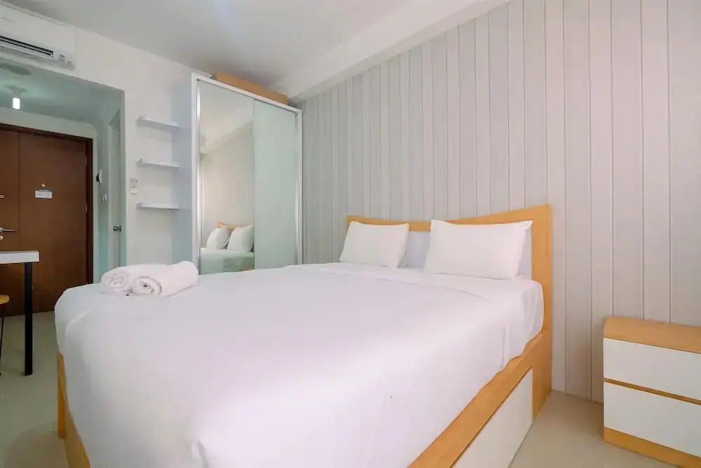 Джакарта: Modern And Simple Studio Signature Park Grande Apartment