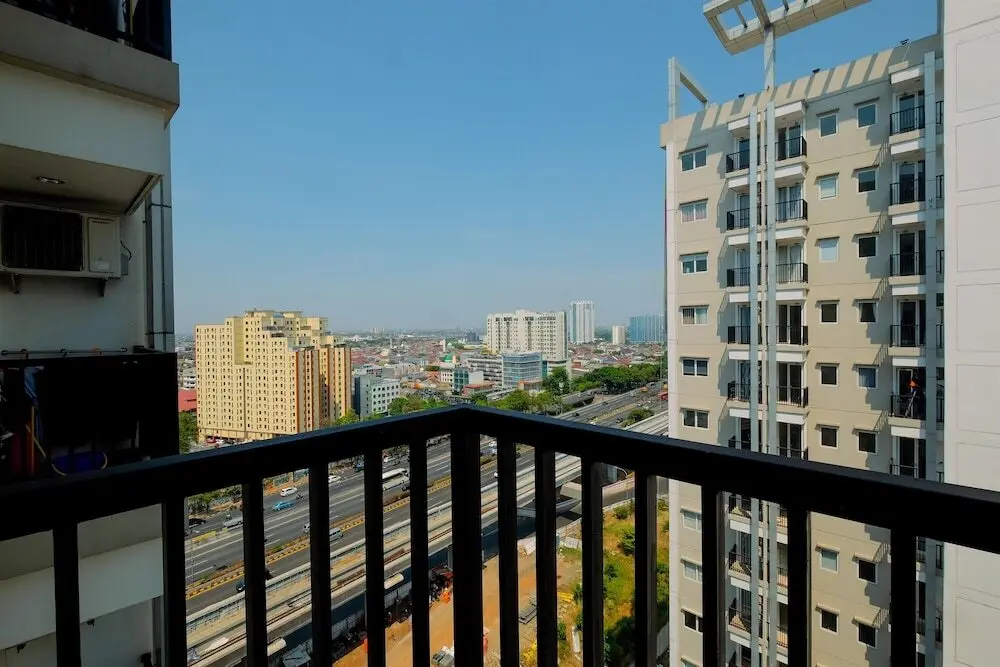 Джакарта: Modern And Simple Studio Signature Park Grande Apartment