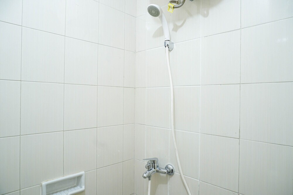 Джакарта: Minimalist Signature Park Grande Studio Apartment With City View At