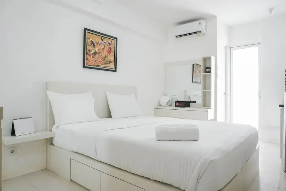 Джакарта: Compact Studio At Bassura City Apartment