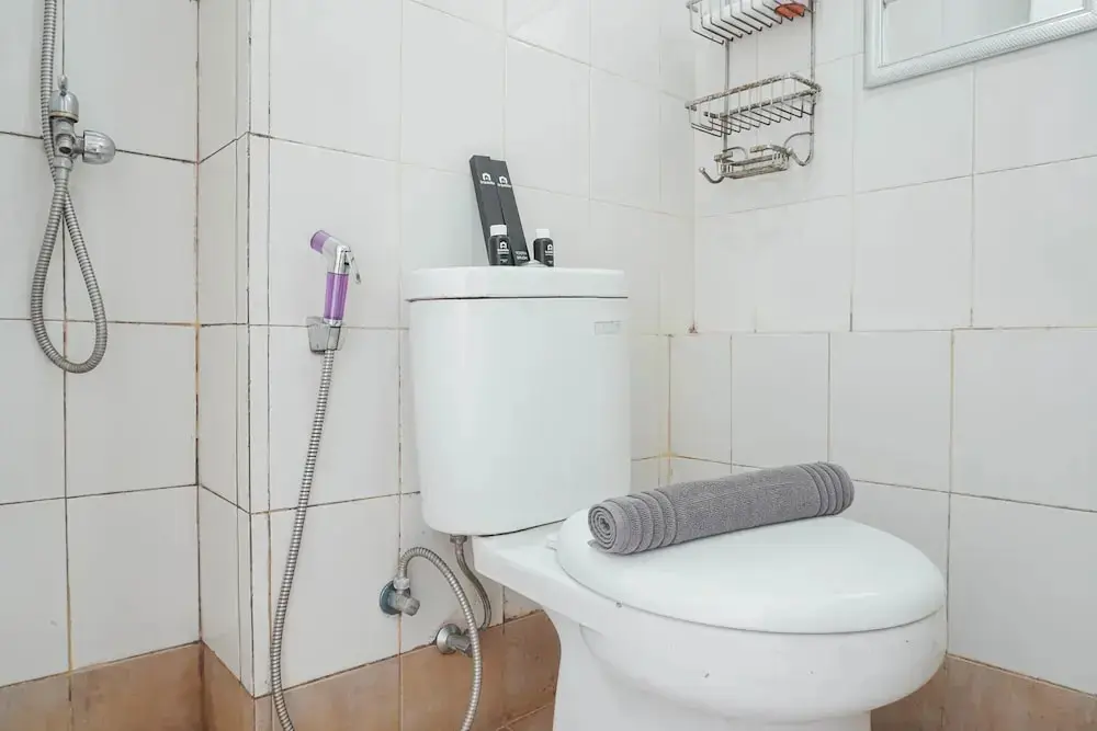Джакарта: Compact Studio At Bassura City Apartment