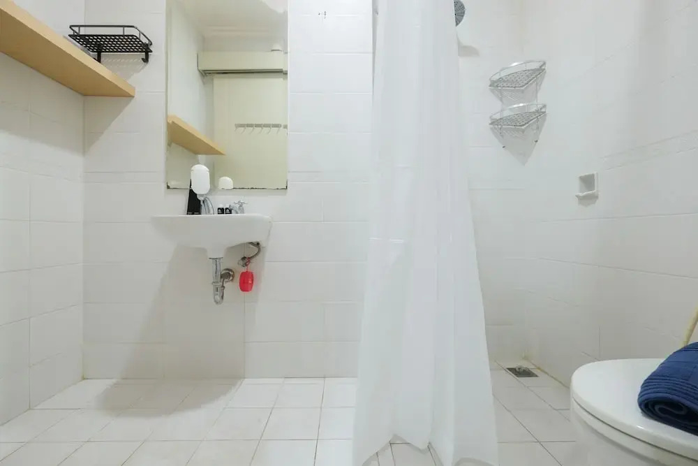 Джакарта: Comfy And Minimalist Studio At City Home Moi Apartment