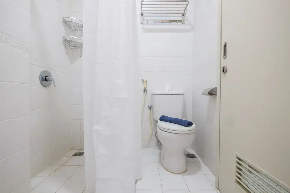 Джакарта: Comfy And Minimalist Studio At City Home Moi Apartment