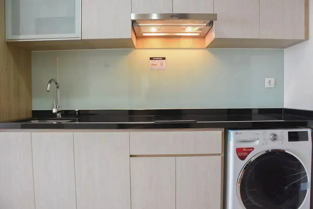 Джакарта: Fully Furnished with Cozy Design Studio at Menteng Park Apartment