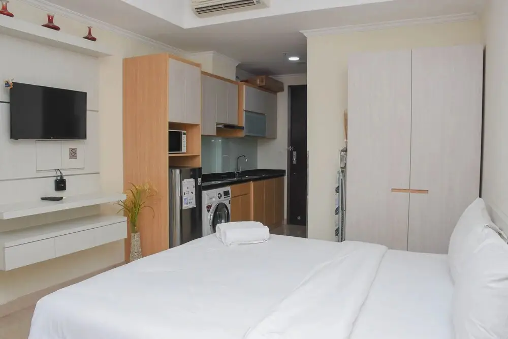 Джакарта: Spacious and Nice Studio at Menteng Park Apartment