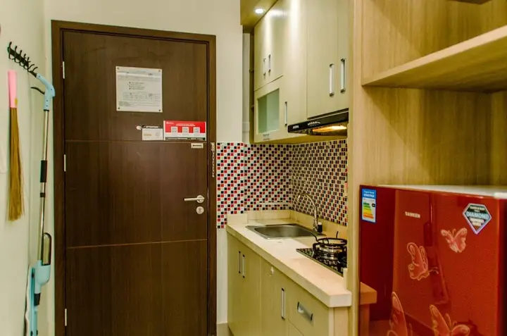 Legok: Comfy Studio At Saveria Bsd City Apartment