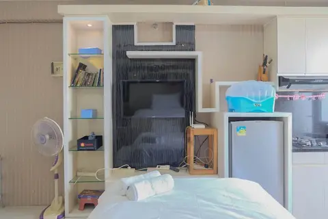 Nice And Fancy Studio At Green Pramuka City Apartment — фото 1