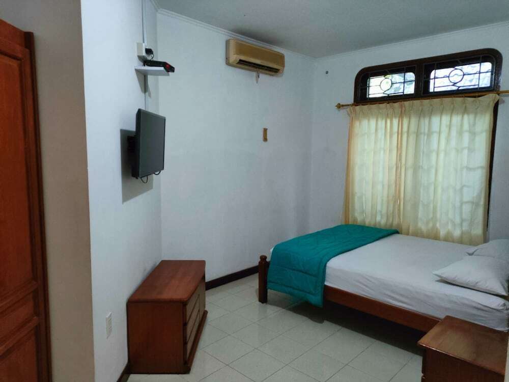 Медан: Wisma Hari Kota