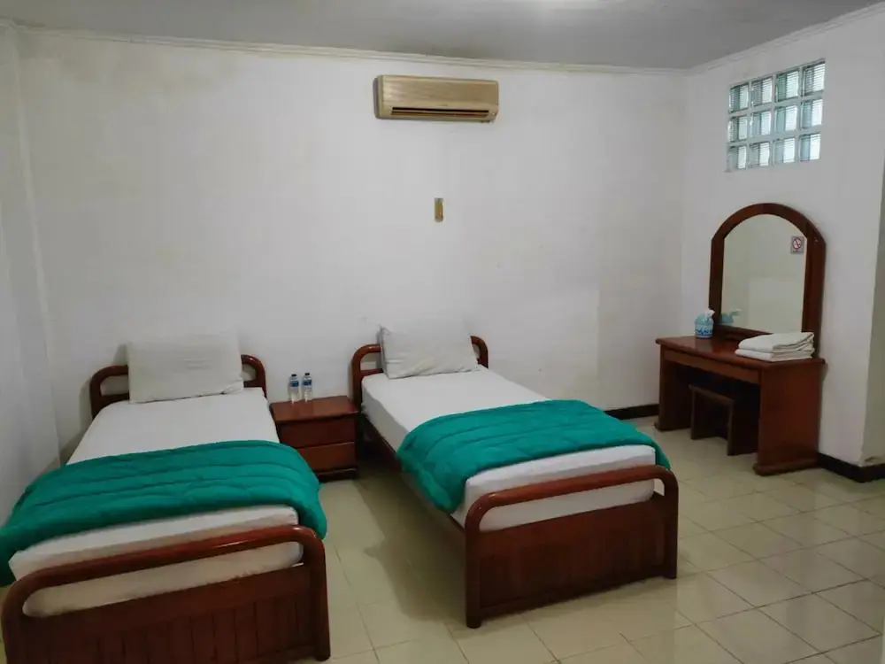 Медан: Wisma Hari Kota
