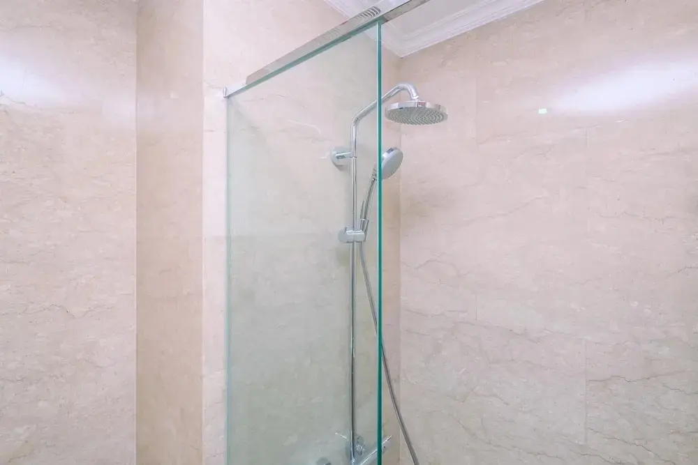 Джакарта: Nice And Strategic Studio At Menteng Park Apartment