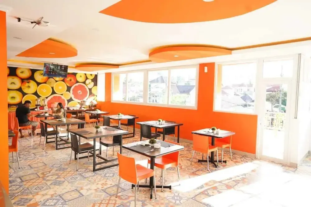 Вори: Mel's Inn Manado