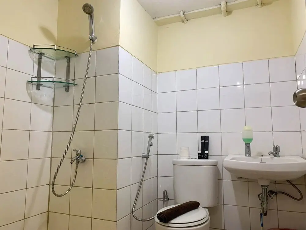 Джакарта: Warm And Cozy Studio No Kitchen At Kebagusan City Apartment