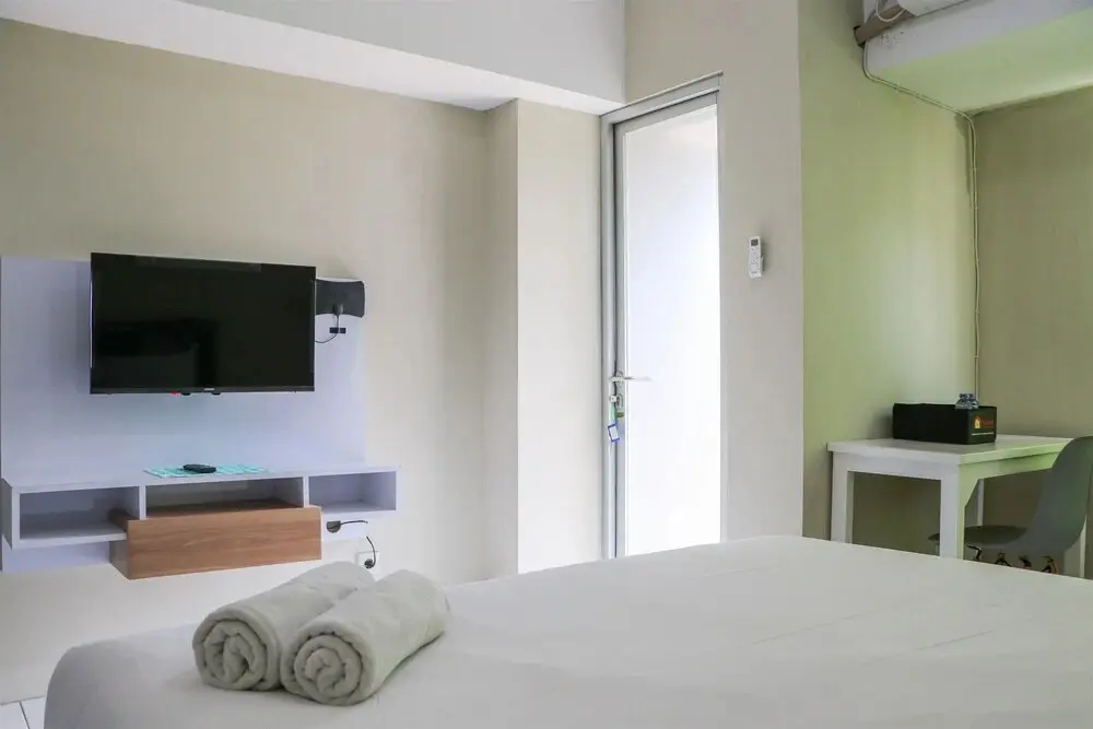 Бекаси: Simply Look Studio Room At Mont Blanc Bekasi Apartment