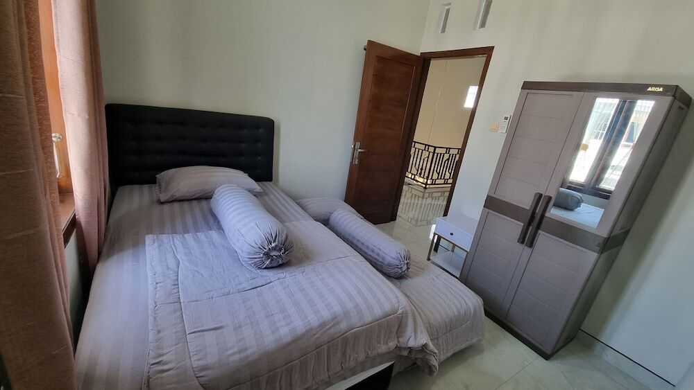 Депок: Oemah Wisata RinginSari
