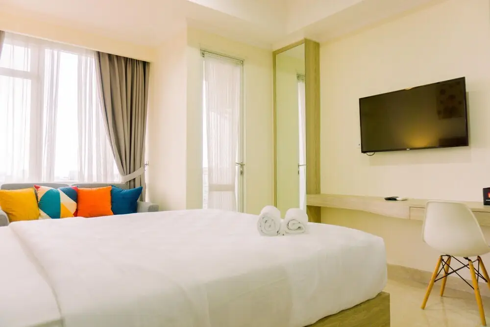 Джакарта: Modern Look And Comfort Studio At Menteng Park Apartment