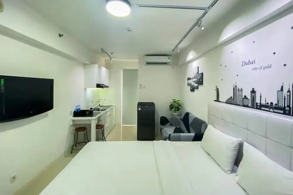 Джакарта: Modern Design And Cozy Studio At Bassura City Apartment
