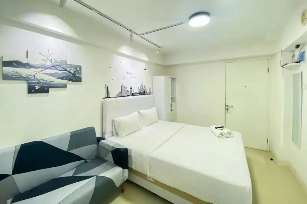 Джакарта: Modern Design And Cozy Studio At Bassura City Apartment