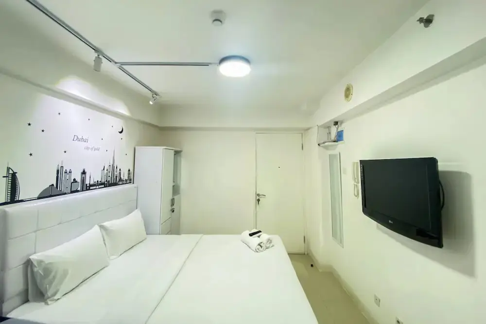 Джакарта: Modern Design And Cozy Studio At Bassura City Apartment