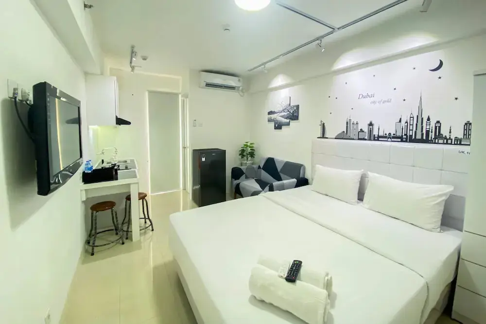 Джакарта: Modern Design And Cozy Studio At Bassura City Apartment