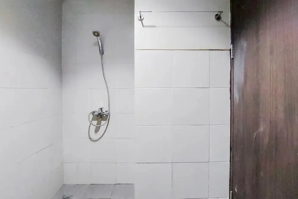 Южный Тангеранг: Modern Look And Comfy Studio At Bintaro Icon Apartment