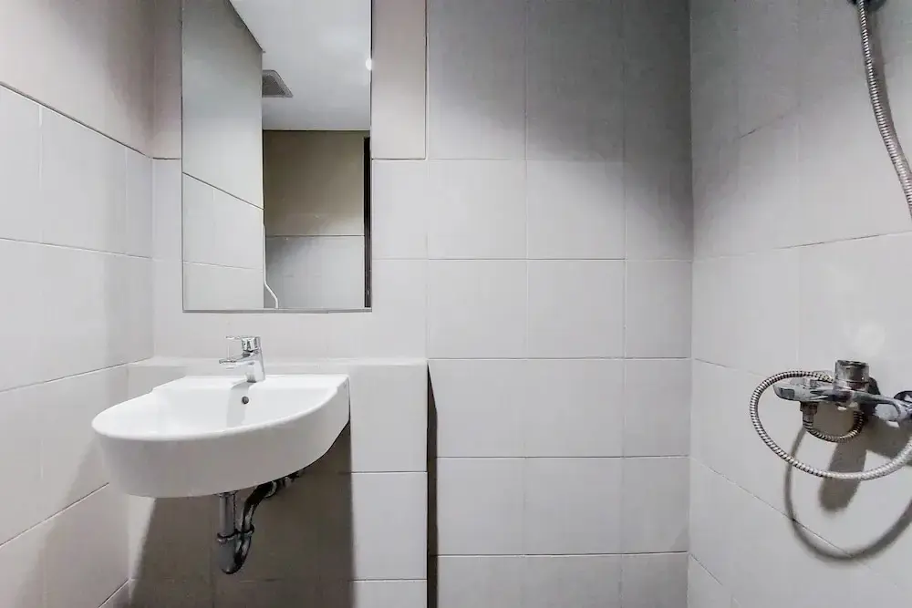 Южный Тангеранг: Modern Look And Comfy Studio At Bintaro Icon Apartment