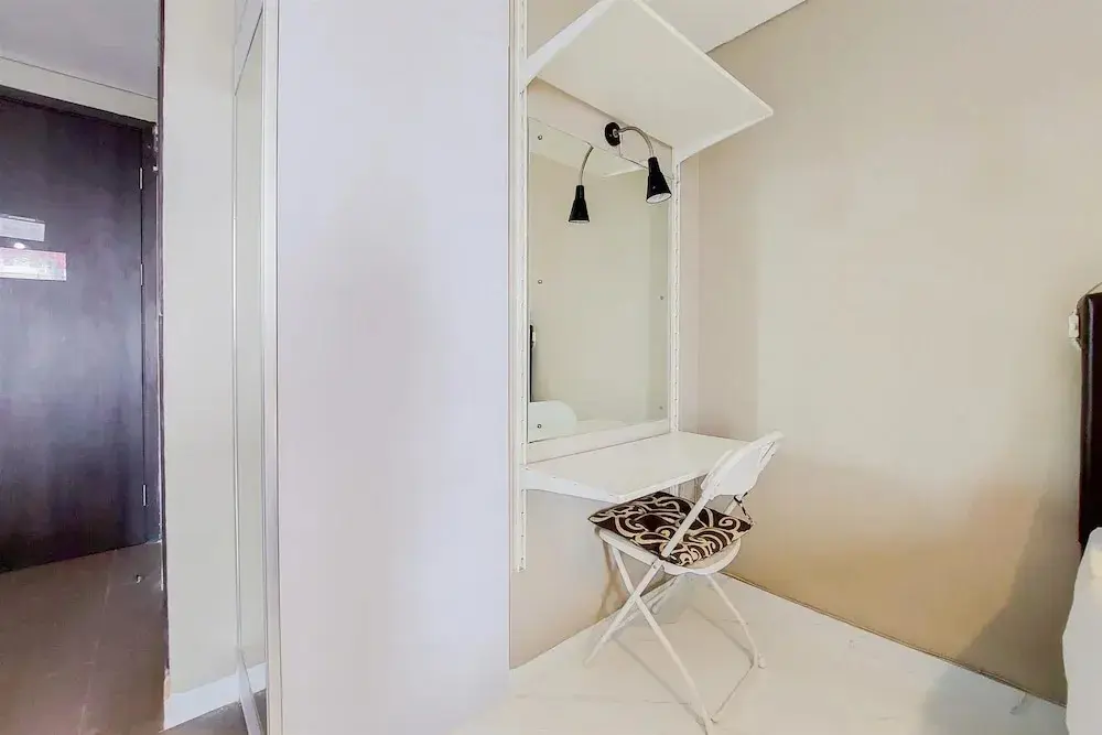 Южный Тангеранг: Modern Look And Comfy Studio At Bintaro Icon Apartment