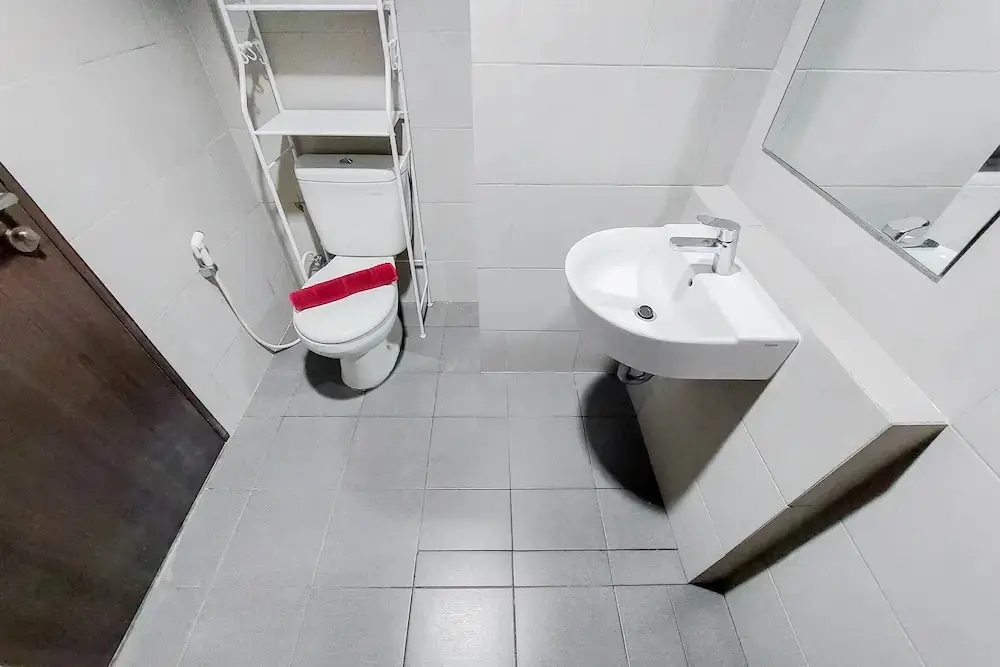 Южный Тангеранг: Modern Look And Comfy Studio At Bintaro Icon Apartment