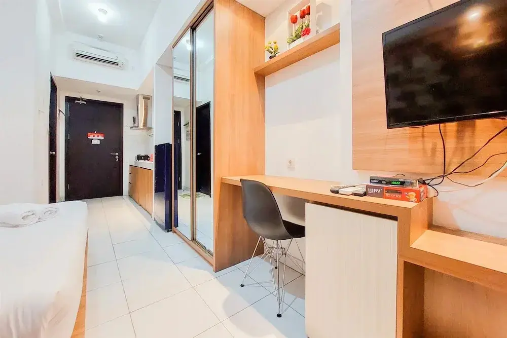 Южный Тангеранг: Warm And Homey Studio Room Casa De Parco Apartment