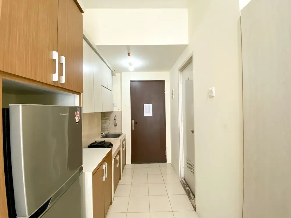 Джакарта: Comfort And Enjoy Living Studio Room Sunter Park View Apartment