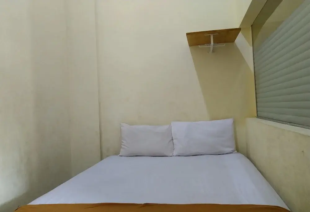 Джамби: OYO 3499 J8 Hotel