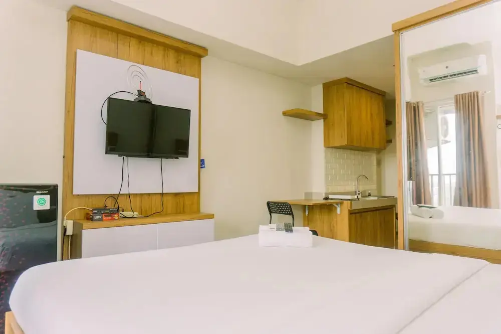 Южный Тангеранг: Comfy And Nice Designed Studio Parkland Avenue Apartment