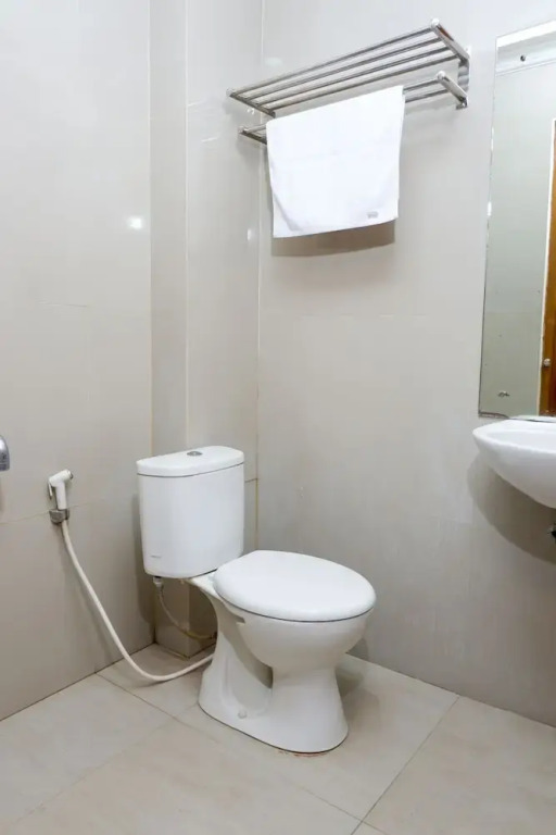 Тегал: Mr. J Hotel