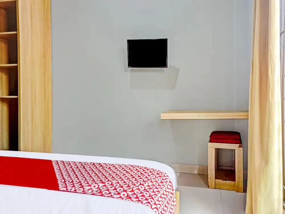 Джакарта: OYO 90738 Griya Dara Near Swimming Pool Essence Dharmawangsa JAKARTA