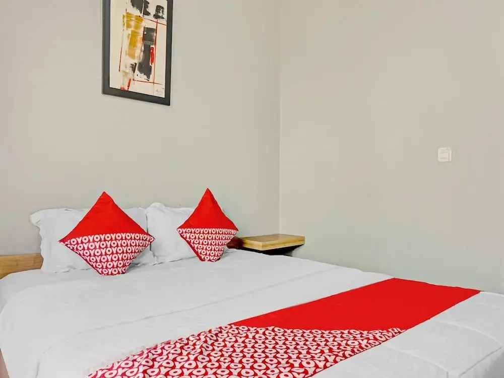 Джакарта: OYO 90738 Griya Dara Near Swimming Pool Essence Dharmawangsa JAKARTA