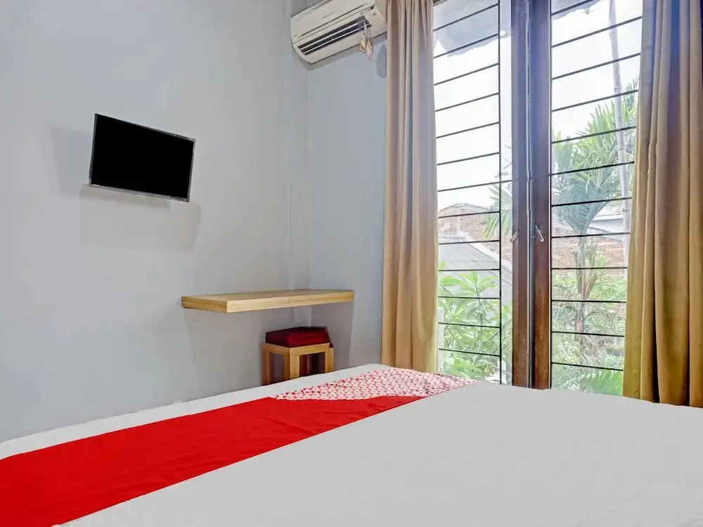 Джакарта: OYO 90738 Griya Dara Near Swimming Pool Essence Dharmawangsa JAKARTA