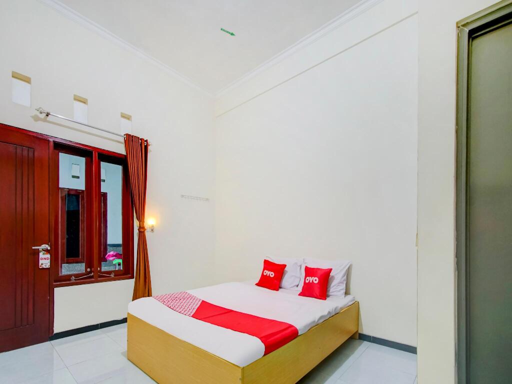 Бату: Super OYO Capital O 90151 Guest House 180